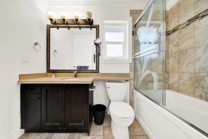 Primary Bathroom Photo of 14511 81 Avenue, Surrey, BC