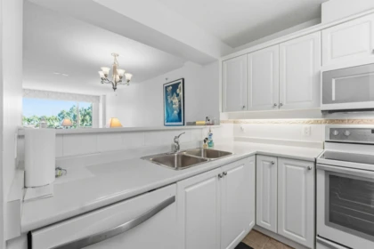 Kitchen Island Photo of 411 12148 224 Street, Maple Ridge, BC
