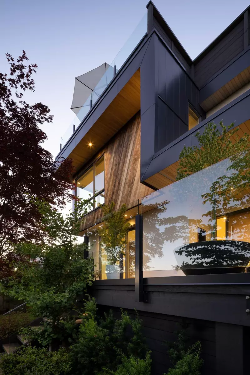 Exterior Rear Photo of 452 E 4th Street, North Vancouver, BC