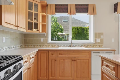 Kitchen Island Photo of 3488 Tolmie Avenue, Richmond, BC