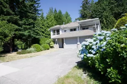 Playground / Recreational Area Near 852 Tralee Place, Gibsons, BC