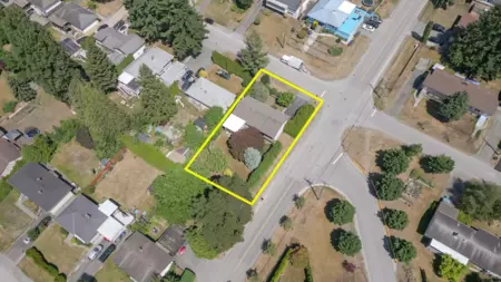Front Yard Photo of 10207 127 Street, Surrey, BC