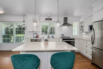 Breakfast Nook Photo of 34899 High Drive, Abbotsford, BC