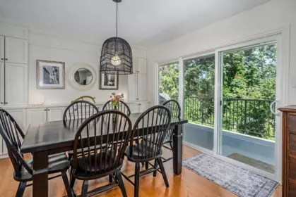 Kitchen Island Photo of 34899 High Drive, Abbotsford, BC