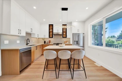 Kitchen Photo of 104 10039 128 Street, Surrey, BC