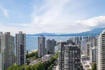2404 889 Pacific Street, Vancouver, BC, Vancouver — Apartment/Condo for sale