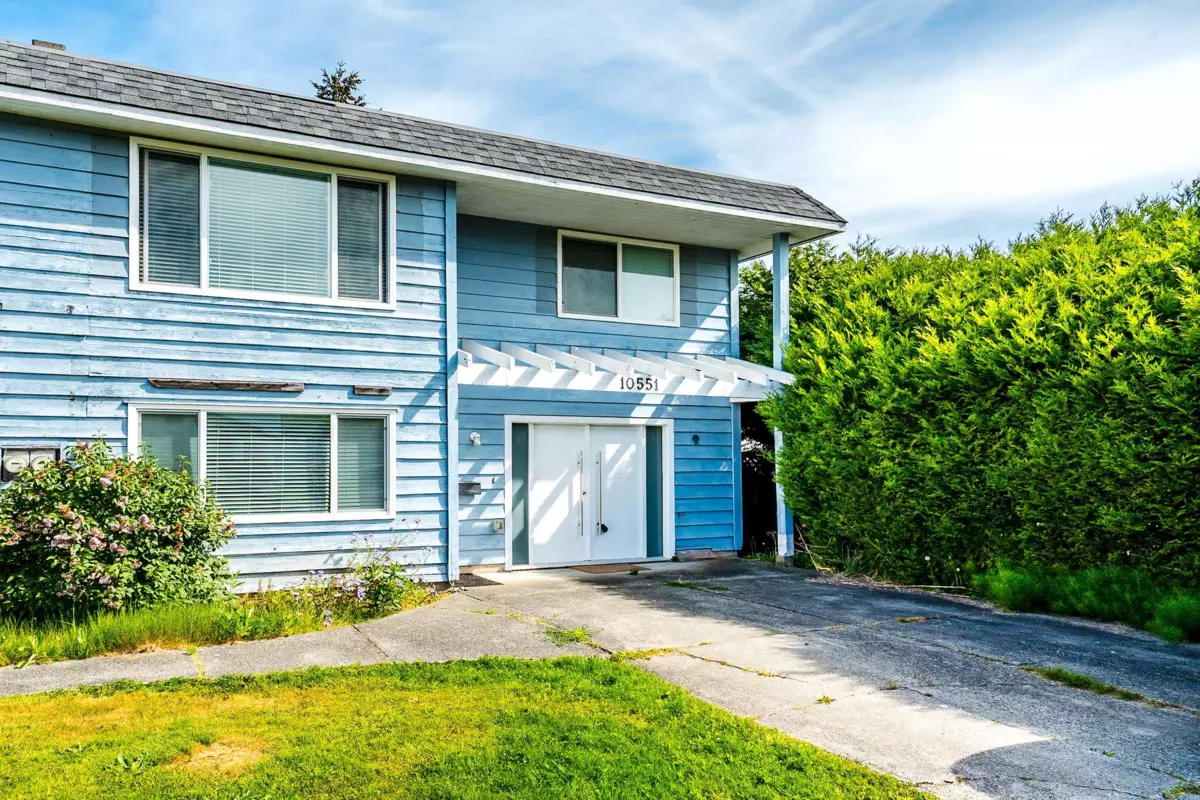 Living Room Photo of 10551 Anahim Drive, Richmond, BC