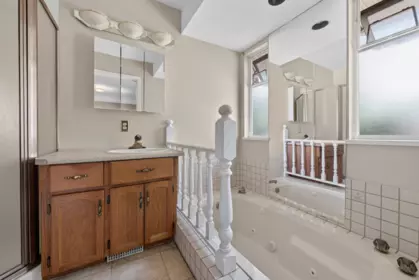 Entry Foyer Photo of 14151 16a Avenue, Surrey, BC