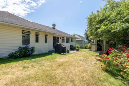 Garden / Landscaping Photo of 14151 16a Avenue, Surrey, BC