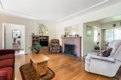 Kitchen Photo of 12955 88 Avenue, Surrey, BC