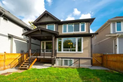 Front Yard Photo of 20461 83a Avenue, Langley, BC