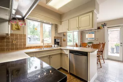 Breakfast Nook Photo of 8652 Sunbury Place, Delta, BC