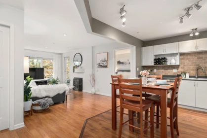 Kitchen Photo of 311 10188 155 Street, Surrey, BC