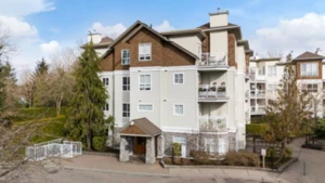 311 10188 155 Street, Surrey, BC