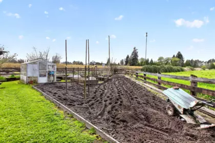 Garden / Landscaping Photo of 15023 Harris Road, Pitt Meadows, BC