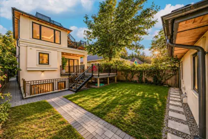 Backyard Photo of 4627 W 15th Avenue, Vancouver, BC