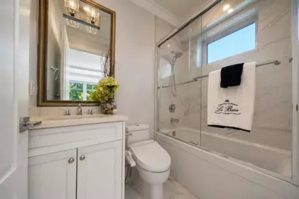 Entry Foyer Photo of 4627 W 15th Avenue, Vancouver, BC