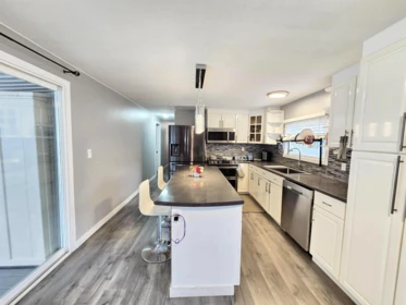 Kitchen Island Photo of 56 8220 King George Boulevard, Surrey, BC