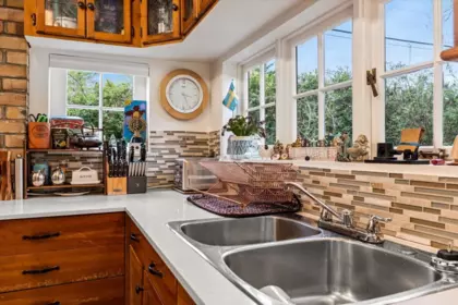 Kitchen Island Photo of 4358 Wright Street, Abbotsford, BC