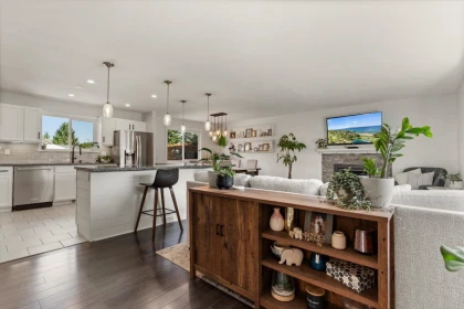 Kitchen Island Photo of 26549 29b Avenue, Langley, BC