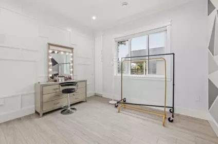Guest Bathroom Photo of 14218 69a Avenue, Surrey, BC