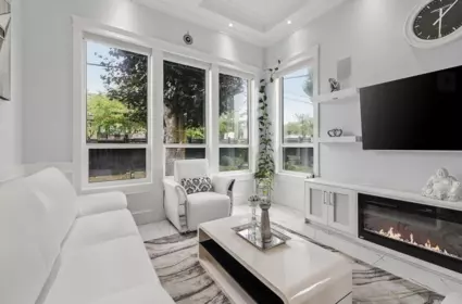 Kitchen Island Photo of 14218 69a Avenue, Surrey, BC