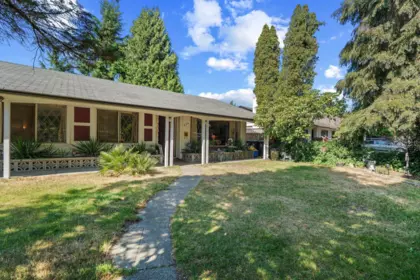 1454 Sowden Street, North Vancouver, BC, North Vancouver — Single Family Residence for sale