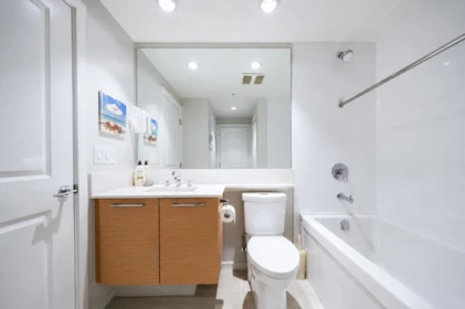 Primary Bathroom Photo of 1607 6700 Dunblane Avenue, Burnaby, BC