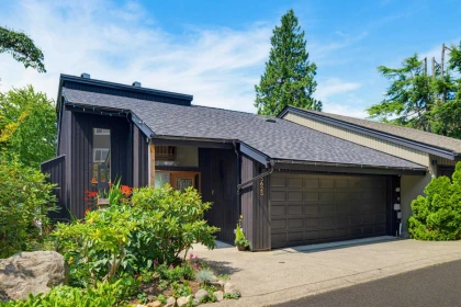 5623 Eagle Court, North Vancouver, BC, North Vancouver — Half Duplex for sale