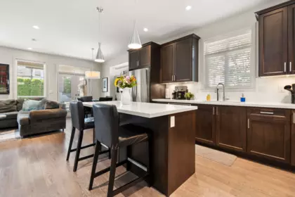 Kitchen Island Photo of 5 35846 Mckee Road, Abbotsford, BC