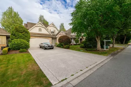 Community Amenities Photo (Clubhouse) of 3338 157a Street, Surrey, BC