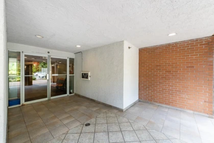 206 1154 Westwood Street, Coquitlam, BC, Coquitlam — Apartment/Condo for sale