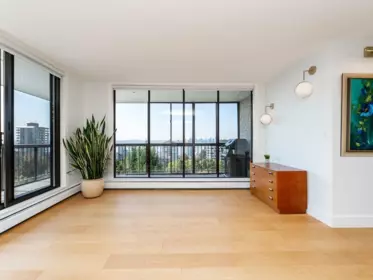 Breakfast Nook Photo of 1104 114 W Keith Road, North Vancouver, BC