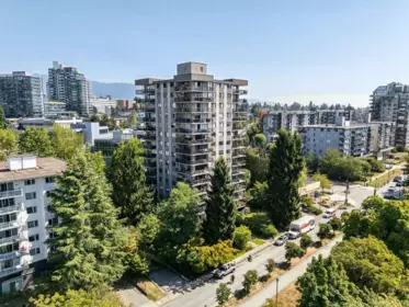 Hot Tub / Spa Photo of 1104 114 W Keith Road, North Vancouver, BC