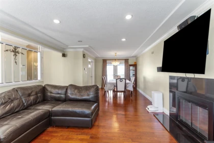 Kitchen Island Photo of 6949 Halifax Street, Burnaby, BC