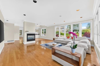 Breakfast Nook Photo of 14139 Marine Drive, White Rock, BC