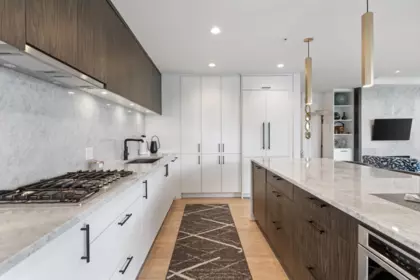 Kitchen Photo of 603 14825 Thrift Avenue, White Rock, BC