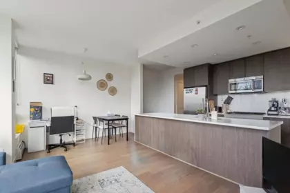 702 9060 University Crescent, Burnaby, BC, Burnaby — Apartment/Condo for sale