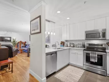 Kitchen Island Photo of 207 78 Richmond Street, New Westminster, BC