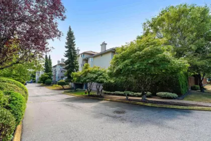 Staircase Photo of 302 19721 64 Avenue, Langley, BC