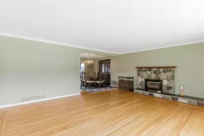 Hallway Photo of 40318 Braemar Drive, Squamish, BC