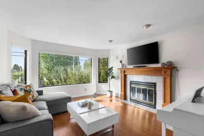 Kitchen Photo of 7127 Halifax Street, Burnaby, BC