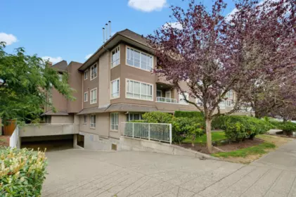 Backyard Photo of 203 15375 17 Avenue, Surrey, BC