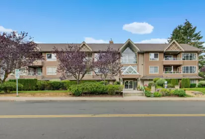 Hot Tub / Spa Photo of 203 15375 17 Avenue, Surrey, BC