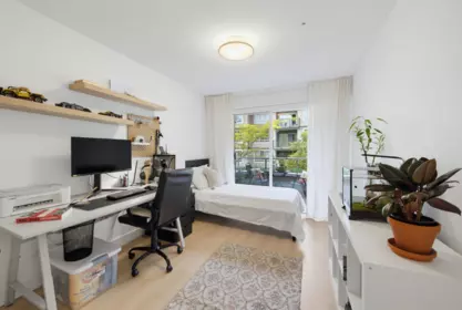 Mudroom Photo of 203 15375 17 Avenue, Surrey, BC