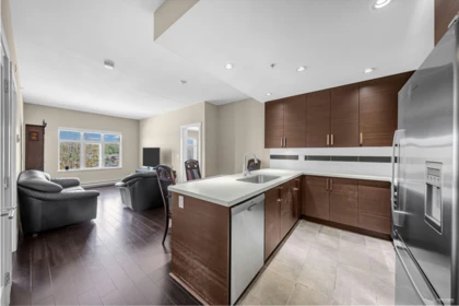 301 4710 Hastings Street, Burnaby, BC, Burnaby — Apartment/Condo for sale