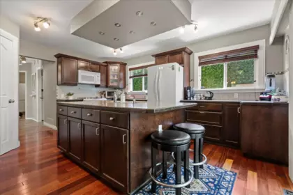 Guest Bathroom Photo of 45985 Collins Drive, Chilliwack, BC