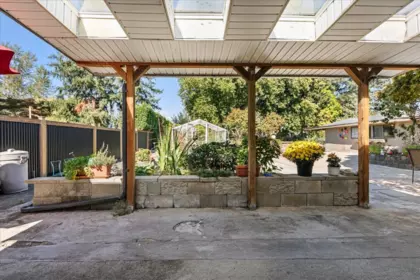 Outdoor Deck Photo of 45985 Collins Drive, Chilliwack, BC