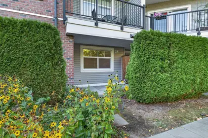 Front Yard Photo of 107 19530 65 Avenue, Surrey, BC
