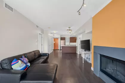 Entry Foyer Photo of 207 14300 Riverport Way, Richmond, BC